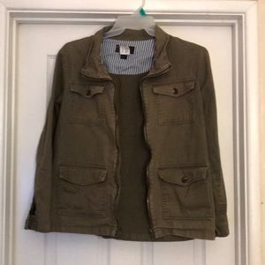 Cool AF, CRAFT + FLOW, army green jacket!!